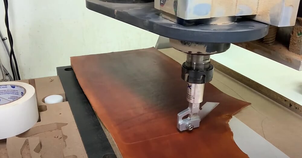 Drag Knife Cutting Leather